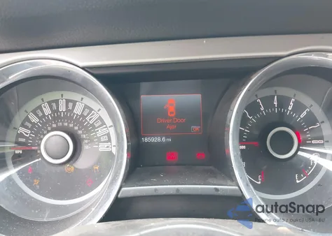 2013 Ford Mustang V6 Premium z USA, uszkodzony, nr VIN 1ZVBP8AM6D5242155